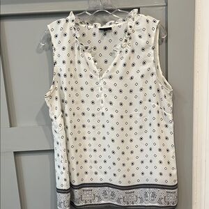 Women's Sleeveless Patterned Top